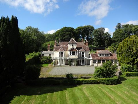 This fine detached residence is steeped in history and one of the finest detached country homes in the area. Dating back to the early Georgian period and later extended, the property has substantial accommodation with many of the features reputed to ...