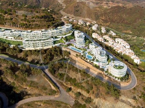 T3 with Terrace inserted in The View Marbella Development, in a building with a round shape. With about 363.13 sqm of total area which is divided into about 233.54 sqm of interior area and 129.59 sqm of terrace area, this flat is a property of choice...