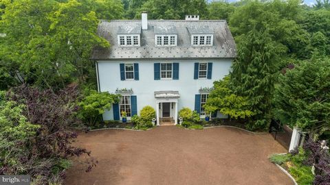Welcome to 240 Library Place, an extraordinary home in the heart of Princeton. Built in 1840, this gem offers a prime location near the vibrant heart of town. Recently refrehsed for spring, this masterpiece allows you to embrace Princeton's rich lega...