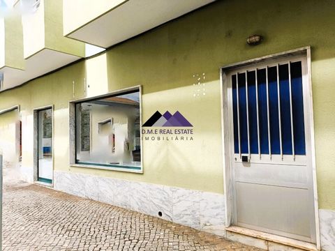 Discover your next commercial investment in the picturesque city of Vila Real de Santo António! Welcome to this magnificent commercial space, strategically located in the heart of Vila Real de Santo António. This location, situated on the ground floo...