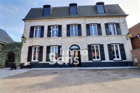 IMMOSENS EXCLUSIVITY ***   Located between Arras and Cambrai, beautiful detached white stone mansion of 300m2, quiet and not overlooked with garden of 2500m2 ideally exposed and its heated swimming pool. The estate also offers a magnificent farmhouse...