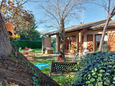 Dpt Tarn et Garonne (82), à vendre maison P5 de 100,68 m² - Terrain de 1 695,00 m² - Plain pied Avec garage