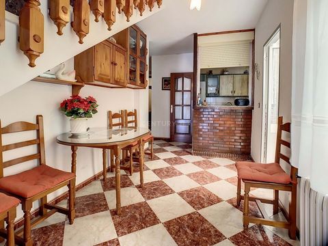 Large house for sale in Campillos. The property is divided into two houses of 291 square meters each. One house completely finished with 3 floors, has 5 bedrooms and 4 bathrooms, orchard, terrace, patio, storage room. The second part of the property ...