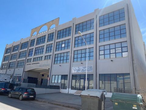 Are you looking to buy Commercial Premises in Antequera? Excellent opportunity to acquire ownership of this commercial premises with an area of 74 m² located in the town of Antequera, province of Malaga. It has good access and is well connected. It i...