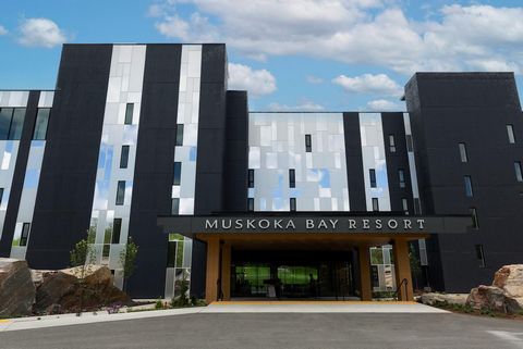 Welcome To The Residences At Muskoka Bay Resort! This 1+1 bedroom, 1 bathroom unit offers amazing natural light. Being a part of the Muskoka Bay Community provides owners with the opportunity of a golf membership. An array of a-la-carte services, and...
