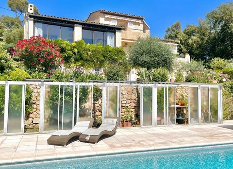 EXCLUSIVITY - Located in the heart of a very quiet environment, in direct contact with nature, very beautiful Provencal villa (198.53 m2 - Loi Boutin). The villa is facing South-West (Sunset). It is treated with beautiful materials (natural stone) an...