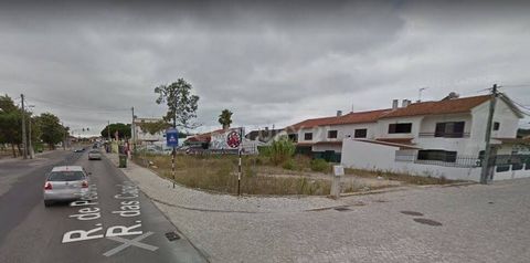 Land with excellent Sun exhibition, very well located on the main road of Charneca de Caparica. Come and meet me!