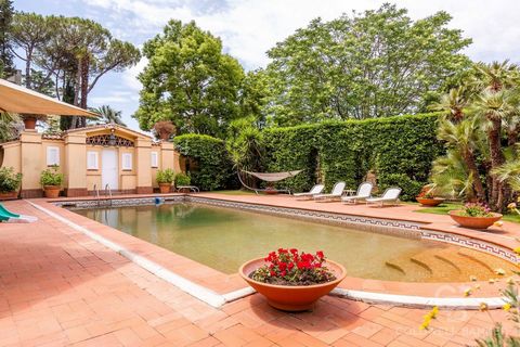 Splendid and very refined luxury villa with 3 entrances in one of the most prestigious districts of Rome, close to the most renowned international schools and the most important Embassies. Built in the 70s, the residence is in excellent condition wit...