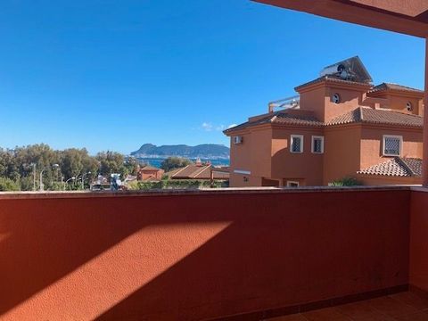 Housing in one of the best and most exclusive residential areas of San Garcia. It has an open space with capacity for four cars inside the property, and another closed garage with capacity for three, through which you can access the house directly. L...