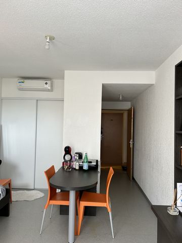 Charming studio apartment ideally located in the heart of Corte, on the 5th floor of the Vannina Park residence. With a guaranteed rent of 267 euros.  A studio of 20 m2 including an entrance equipped with a kitchenette, bright and well-appointed livi...