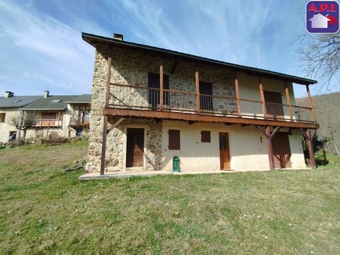 Dream house For sale - Dream house in Boussenac, offering breathtaking views of the Pyrenees and Mont Valier, facing south. This house, with a living area of approximately 150 m², has benefited from a beautiful complete renovation, offering an except...