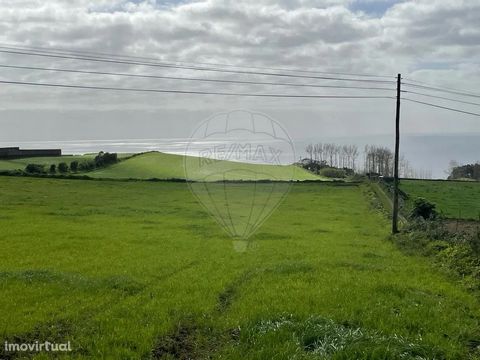 Rustic land with ruin 9120 m2 5m from the Lagoa-Ponta Delgada expressway. In the PDM of the Municipality of Lagoa, the land is considered Rural Soil. The land is next to 4-star rural tourist developments. The land is mostly flat and has a great sea v...