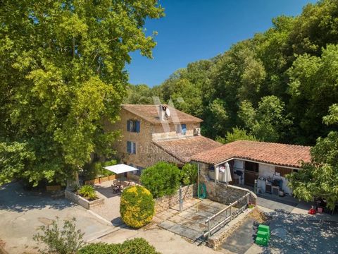 Sole agent presented by LIMANDAT Immobilier Rare on the market, located in Valbonne, close to amenities with direct forest access, discover this equestrian estate on 1.7 hectares with several houses composed of a stone Mas and a mill. The stone Mas h...