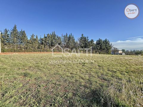 Nestled in the heart of the Verdon Natural Park, in a tranquil and highly sought-after area, explore this magnificent, completely flat plot of land spanning 1850m². Bounded and conveniently bordered with water and electricity (EDF), and featuring an ...