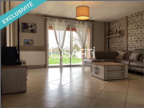 Close to the town of Sainte Ménehould (this town offers all what you need for a smooth and comfortable life and immediate surroundings allowing for outdoor sports, as well as hunting and fishing, 5 minutes away from the A4 highway), you will undoubte...
