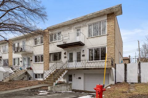 Superb Triplex in Ville d'Anjou: Unmissable Opportunity! Welcome to your new urban oasis, located in the heart of Ville d'Anjou. This exceptional triplex offers a unique opportunity for owner-occupiers or savvy investors. Do you dream of living in a ...