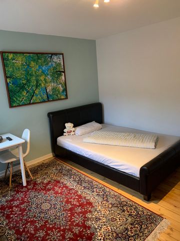 Good morning, A fully equipped, modern apartment is offered in a central location in Hamburg-Mitte. The bathroom was completely renovated 2 years ago and is as good as new. The kitchen is also 2 years old. The apartment offers a hallway, a bathroom, ...