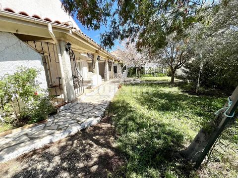 Ref: 68041FD Sauvian close to all amenities, quiet and residential quality environment, ideal year-round living or holiday home you will be seduced by this pretty 5-room villa located on a swimming pool plot of approximately 600 m2 landscaped and she...