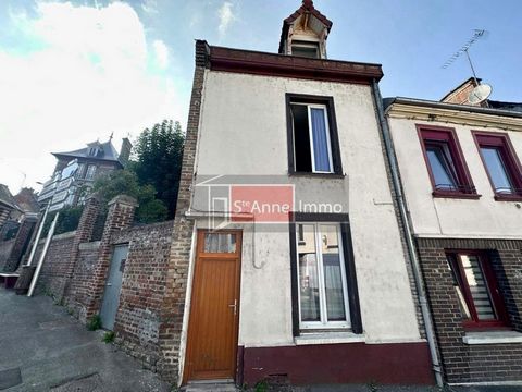 PICQUIGNY - 10 km west of AMIENS - train station area - close to all amenities Exclusively at the Sainte Anne Immo agency, Jessy offers you as a rental investment a house of about 60 m2 raised on a cellar including: On the ground floor: a living room...