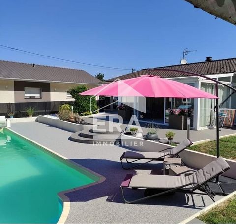 We present to you this superb turnkey single-storey house close to Switzerland with a dream standing. This property has 145 m2 of living space for 200m2 of useful space, enough to suit all your desires. The large master suite with its shower room and...