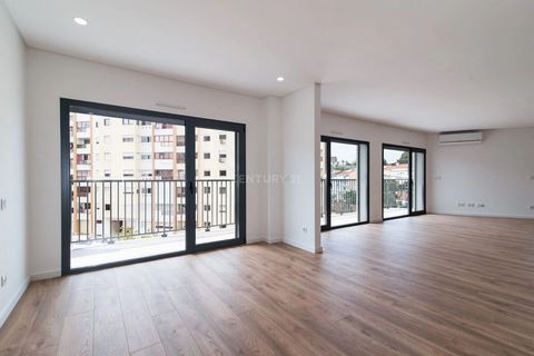 Fantastic Apartment 3+1 NewApartment with excellent areas 154 m2 +Balconies 29m2Parking for 2 cars.In the center of Odivelas, you will find these magnificent apartments, with excellent location, all kinds of commerce in the surroundings, schools, pha...