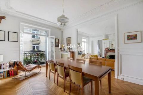 Fairway Luxury Real Estate presents to you this spacious family apartment spanning 119 sqm, located on the 3rd floor with elevator access in an elegant high-end building made of cut stones dating back to 1905, ideally situated near the Town Hall of t...