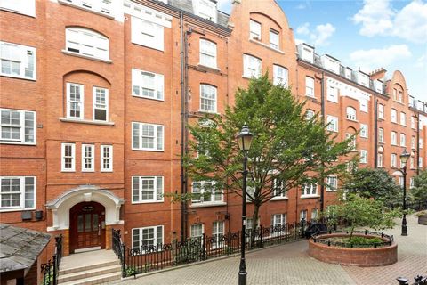 A two bedroom apartment in central Westminster with accesse via an attractive paved tree lined courtyard. A two bedroom apartment in central Westminster with accesse via an attractive paved tree lined courtyard. The property has been tastefully refur...