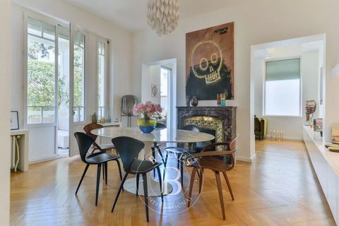 EXCLUSIVITY - MONPLAISIR. Located in the heart of the district, a stone's throw from avenue des frères lumières and Sans-Souci metro station, this large family apartment offers 152.45 m² of living space and a private garden of approx. 358 m². This re...