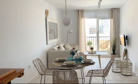 Cozy apartment with two bedrooms, one with double bed, and other with two single beds. Fully equipped bathroom and kitchen, and a living-dining room with everything you need to make you feel at home, connected to a perfect outdoor area to enjoy Sanlú...