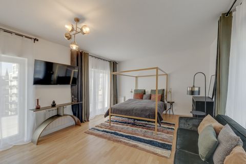 My Prague Penthouse Apartment is located in Prague, 3.7 km from Charles Bridge and 4.1 km from Vysehrad Castle, in an area where hiking can be enjoyed. The air-conditioned accommodation is 1.2 km from Historical Building of the National Museum of Pra...