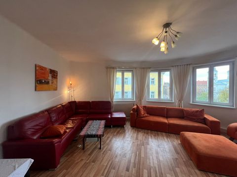 vast, central 1 stop off Vienna main railway station 1 double bedroom 1 panoramic living with two enormous sofa- couches partylike shaped and freshly renovated, cosy to fashionable styled apartment. right in front of the building there is U1 - metro ...