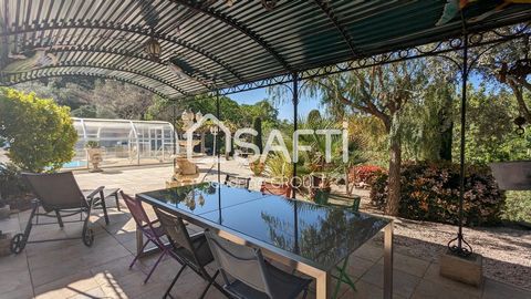 Located less than 20 minutes from Béziers and Pézenas, this property offers an idyllic setting combining tranquility in the countryside and proximity to amenities. With its olive grove, covered swimming pool and terrace, it promises a peaceful, pictu...