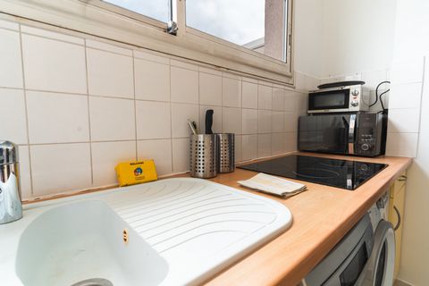 ## Space It is a 65 square meters well furnished apartment with a large living room, 2 pretty rooms with space and dressings, a seperate kitchen, a terrace and a parking space. We provide fresh towels, bed linens. It has free wifi and HD TV with inte...