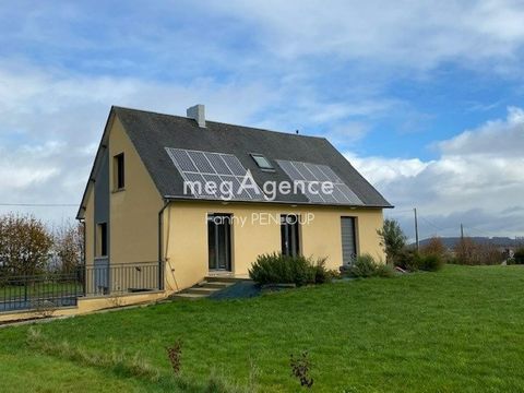 Fanny PENLOUP offers you at 3 km from the village of LE TEILLEUL, this recently renovated 1980 HOUSE offering a single storey living of 125 m² of living space. It includes a living room of 45 m² with fitted and equipped kitchen opening onto a bright ...