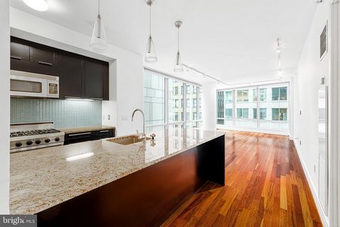 Enjoy world-class service and amenities as a resident of The Ritz Carlton Residences in residence 8H, an exceptionally maintained and freshly painted two bedroom, two and half bathroom residence with south-western exposure. In home luxuries include a...