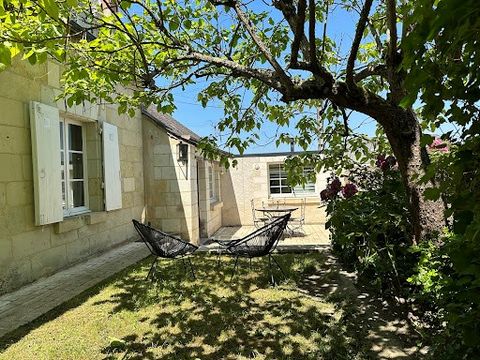 SAVONNIERES CHARMANTE GENTILLOMMIERE - GARAGE - GARDEN - CELLARS - LAND 2,500 m² Located in the heart of the Cher valley, in a shopping village, attractive for its associations and schools. Tours is 14 minutes away, the TGV station 18 minutes away an...