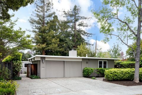 Welcome to the epitome of Mid-Century Modern living nestled in the desirable Green Gables neighborhood in North Palo Alto. This iconic single story Eichler home exudes timeless sophistication and the perfect blend of luxury and functionality. The lig...