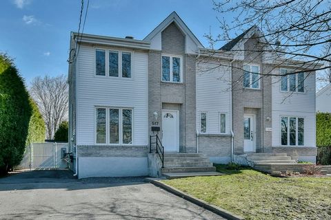 Semi-detached for sale in Saint-Eustache turnkey, located in a peaceful and highly sought-after neighborhood, near the commuter train, services such as IGA market, Metro, pharmacy, shopping center, daycare, school, restaurants, cinema and bike path./...