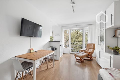 Small modern flat in the heart of Hamburg Eimsbüttel. A conveniently accessible bicycle storage room is included. The Eimsbüttel district is one of the most popular in Hamburg and attracts with green parks, the shopping street ‘Osterstraße’ and the p...