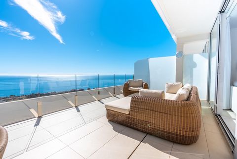 The situation of Stupa Hills is very special, probably the best in Benalmádena; a balcony overlooking the Mediterranean Sea and an area of powerful energy, being next to the Buddhist Stupa of Enlightenment. A new concept of home to rediscover the sen...