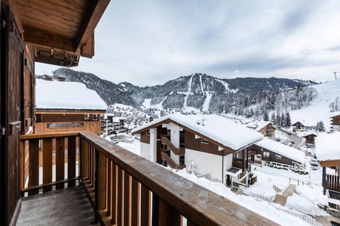 Cette propriété, un charmant appartement de 37 m², est idéale pour accueillir jusqu'à 4 personnes. Il dispose d'un salon confortable avec un canapé-lit, une télévision à écran plat et un coin repas. L'appartement comprend une chambre avec un lit doub...