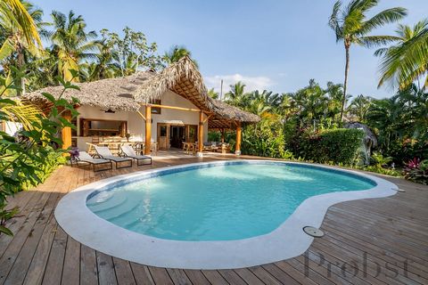 Willkommen in einem atemberaubenden tropischen Zuhause, das sich nahtlos in seine üppige und exotische Umgebung einfügt! Nur 300 Meter vom berühmten Strand von Cosón entfernt, bietet dieses Haus die perfekte Kombination aus Natur und Luxus. Das Hotel...