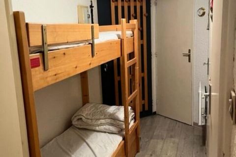 Appartement van 28 m² voor 4 personen gelegen op de 2e verdieping met lift in de residentie La Ferme d'Augustin. Het bestaat uit: - een slaapkamer met een bed voor twee personen - een slaapgedeelte met twee eenpersoonsbedden op de gang. - een woonkam...