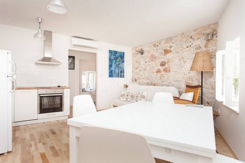 Location: Istarska županija, Rovinj, Rovinj. ID CODE: 1019-113 DIAMOND REAL ESTATE D.O.O. Mob: +38552210824 Tel: +38552210824 E-mail: office@diamond-realestate.hr www.diamond-realestate.hr