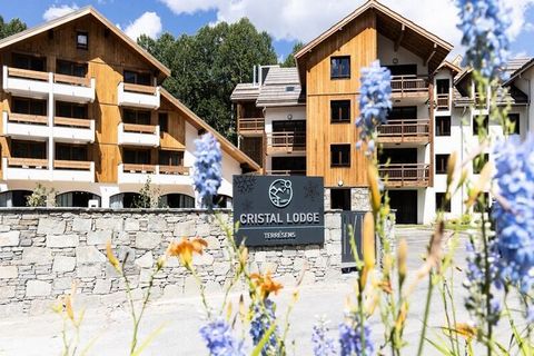 Eingebettet im Herzen des Resorts ergänzt die Residenz das Hôtel le Cristal Lodge (ehemals das Familienhotel des Skimeisters Luc Alphand). Zwei neue Gebäude sind in das Gelände integriert und bilden die touristische Wohngemeinschaft Résidence Terrese...