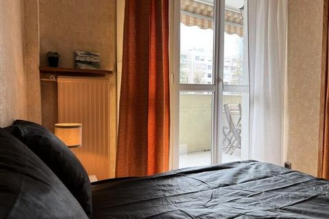 Een ruim appartement uitgerust voor 4 personen, met parkeerterras en airconditioning. ⭐ Ontdek onze ruime T3 van 64m² gelegen Chemin de la Taillat in Meylan..  --------------------------------------------- -------------------------------------------...