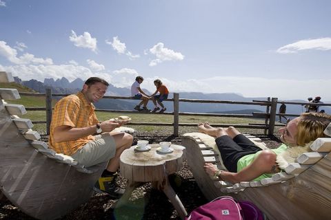 In het familiebeheerde Mittermoarhof bij Brixen wachten comfortabele droomvakantieappartementen op een toplocatie op u. Ideaal voor uw ontspannende of actieve vakantie.