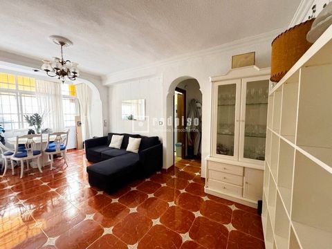 REDPISO VEND UN SUPER APPARTEMENT, À 5 MINUTES DE LA PLAGE ET DU CŒUR DU PALO !! Cet appartement dispose de 3 chambres, d’un grand salon avec accès à une terrasse de 90m², d'1 salle de bain entièrement rénovée, d’une cuisine rénovée avec buanderie et...