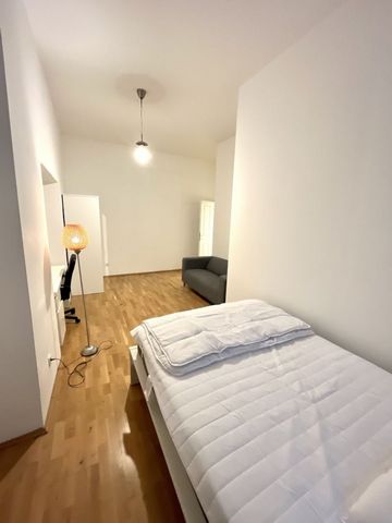 Move in and unwind in this beautiful, recently renovated apartment at Lerchenfelderstraße in Vienna's 8th district. With a charming, traditional aesthetic, this 85-square-meter residence on the 1st floor offers three separate, fully furnished rooms, ...