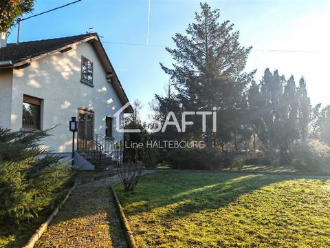 Vous rêver d'un projet de rénovation dans une maison pleine de potentiel ? Venez découvrir à mes côtés cette maison traditionnelle des années 1960, qui offre des espaces généreux et une base solide pour créer un lieu de vie unique. C'est à Ensisheim,...